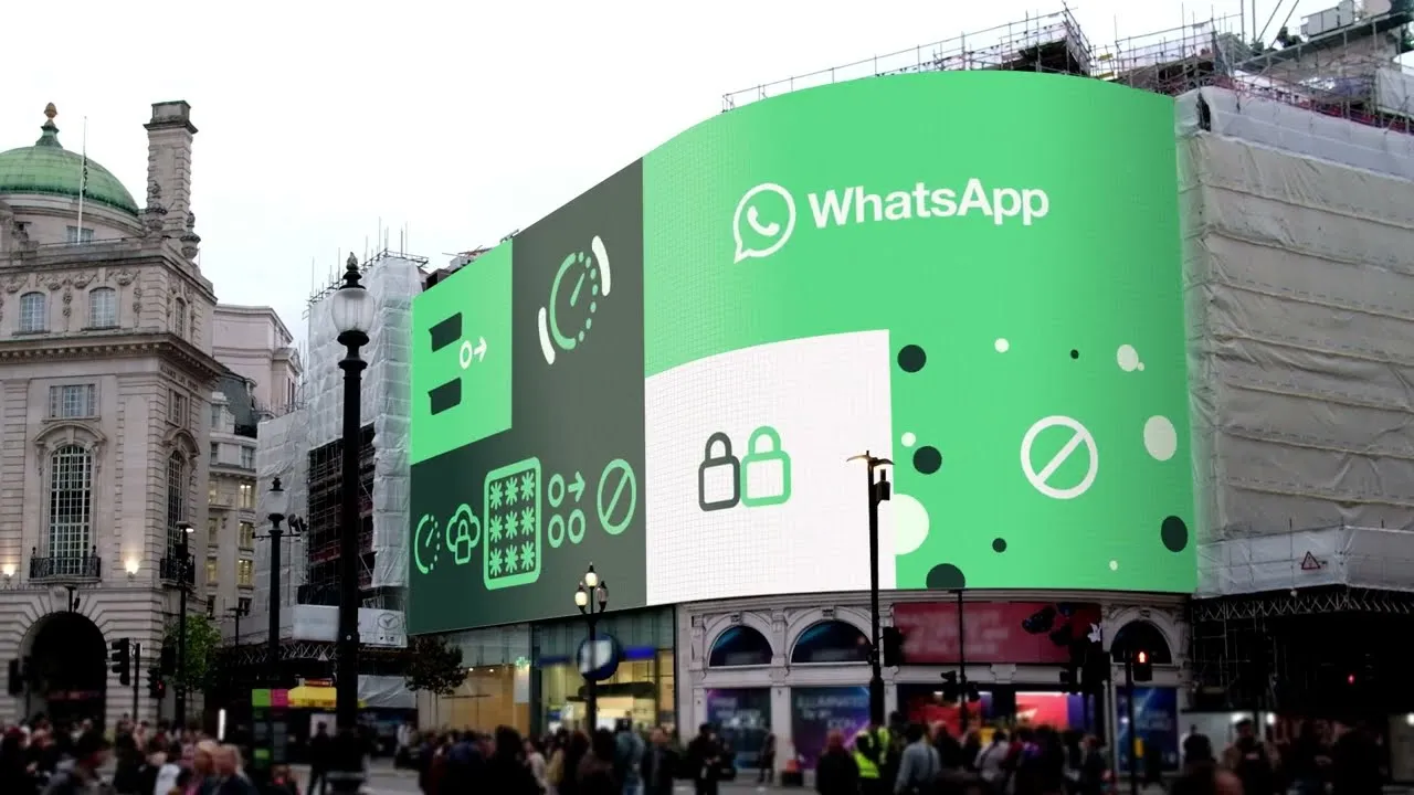 WhatsApp’s 3D ad