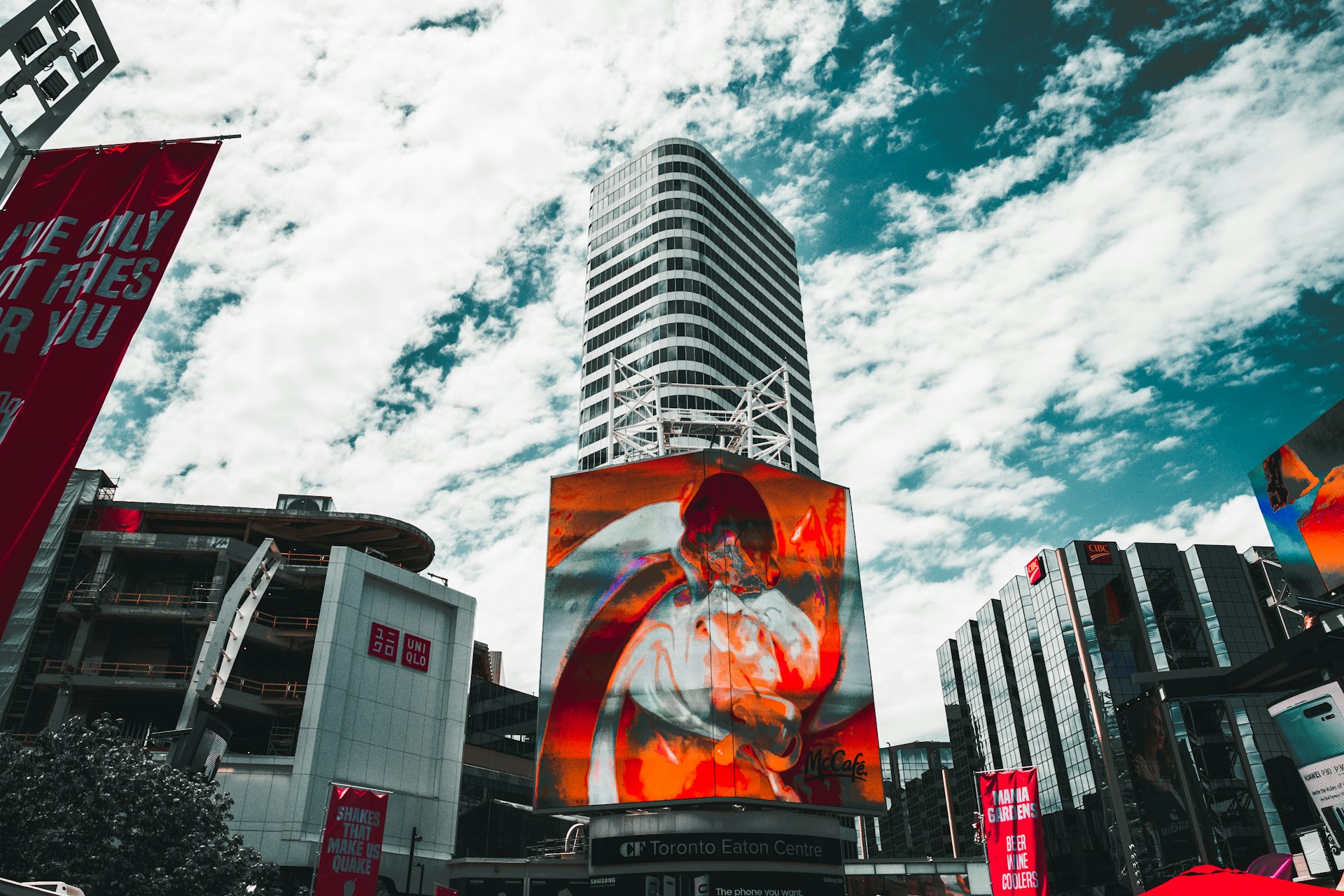 7 Key Advantages of 3D Billboard Advertising You Should Know