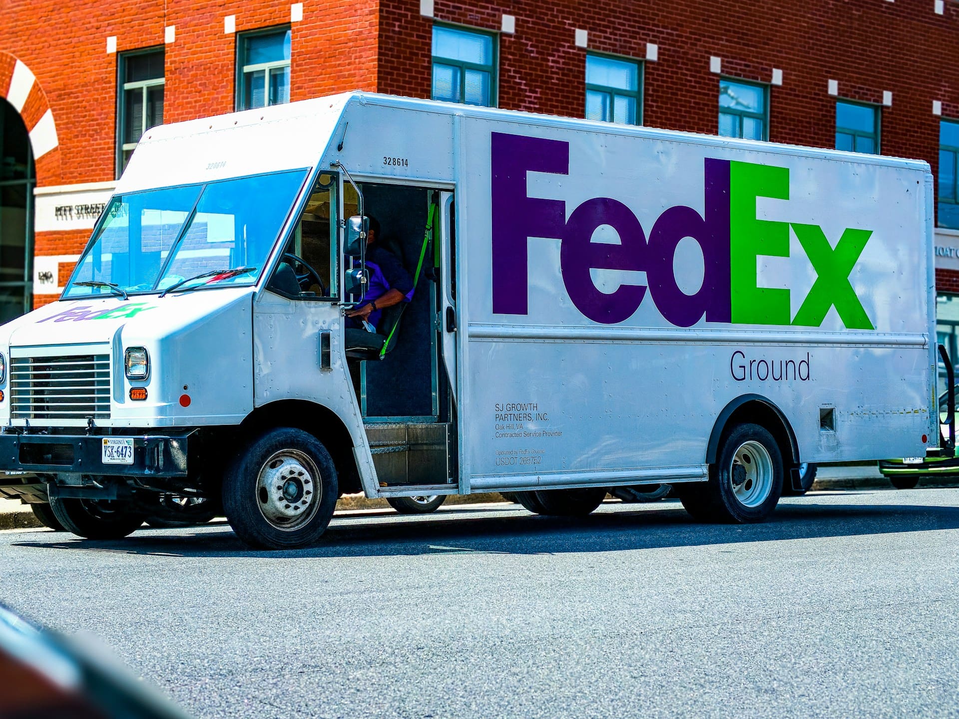 FedEx Truck